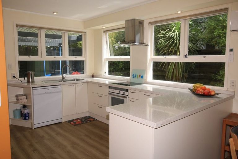Photo of property in 14 Totara Grove, Hillcrest, Auckland, 0627
