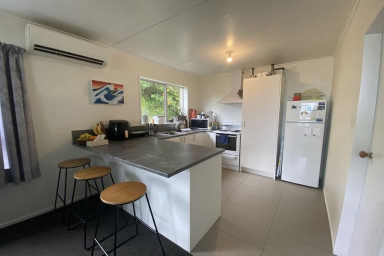 Photo of property in 15 Walnut Way, Maungaraki, Lower Hutt, 5010