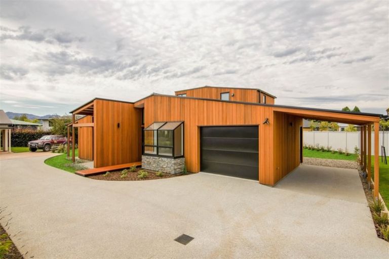 Photo of property in 39 Hyland Street, Wanaka, 9305