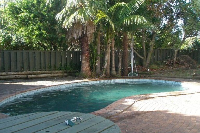 Photo of property in 35 Holland Road, Hillcrest, Auckland, 0627