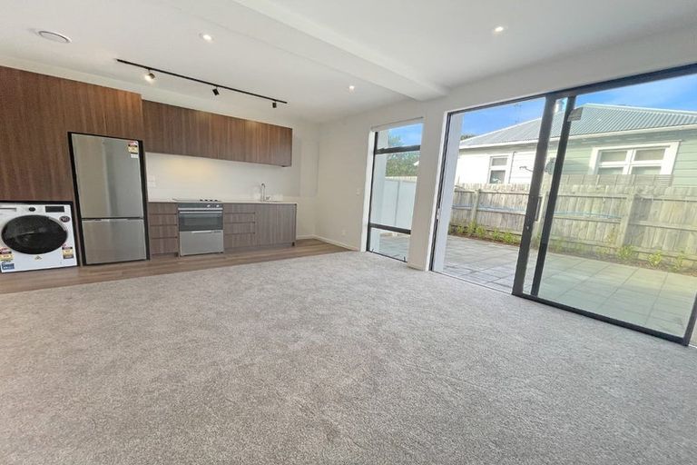 Photo of property in 149u4 Onepu Road, Lyall Bay, Wellington, 6022