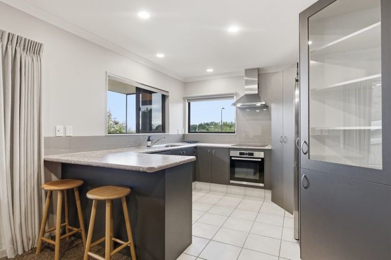 Photo of property in 21 Bateleur Close, Welcome Bay, Tauranga, 3112
