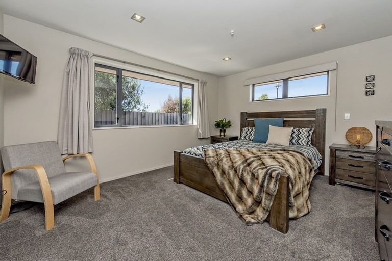 Photo of property in 2 Goldie Place, Rolleston, 7614