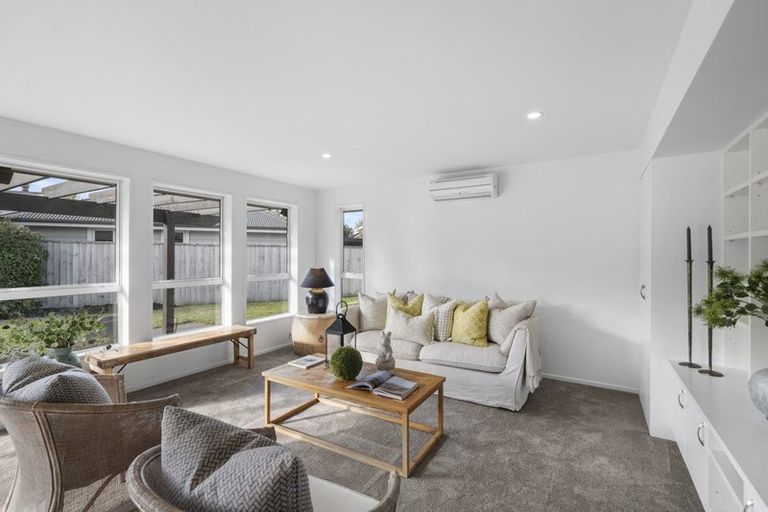 Photo of property in 14 Donovan Place, Aidanfield, Christchurch, 8025