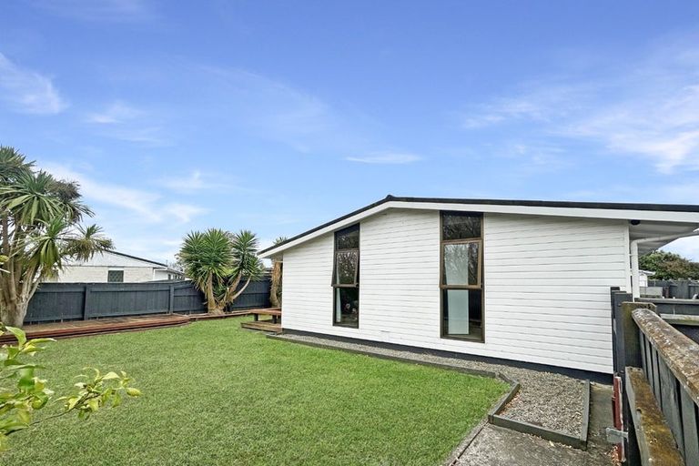 Photo of property in 6 Chadwick Place, Highbury, Palmerston North, 4412