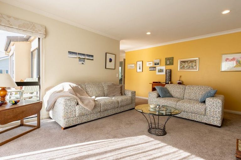 Photo of property in 7 Avion Terrace, Raumati Beach, Paraparaumu, 5032