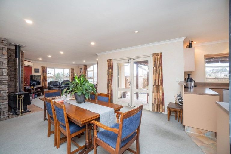 Photo of property in 39 Parnell Heights Drive, Kelvin Grove, Palmerston North, 4414