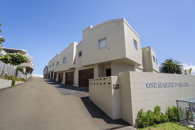 Photo of property in 4/1 Marine Parade, Paraparaumu Beach, Paraparaumu, 5032