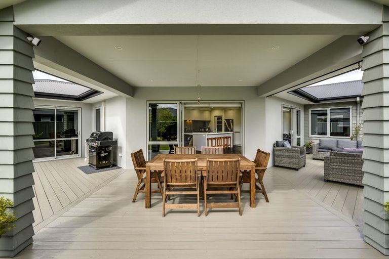 Photo of property in 17 Waitaki Way, Poraiti, Napier, 4112