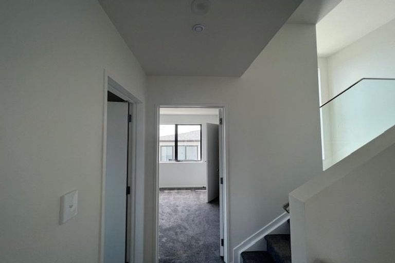 Photo of property in 38b Mcwhirters Farm Lane, Massey, Auckland, 0614