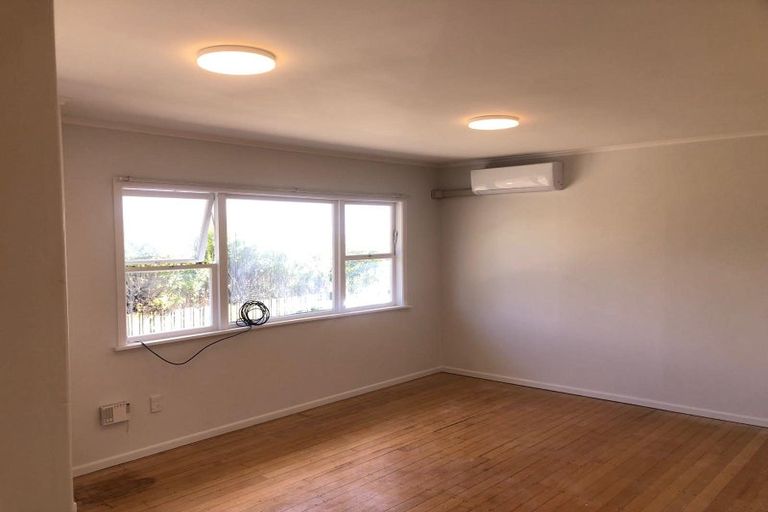 Photo of property in 79 Royal View Road, Te Atatu South, Auckland, 0610