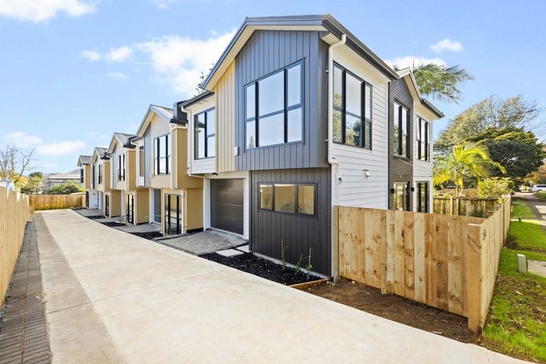 Photo of property in 543b Massey Road, Mangere, Auckland, 2022