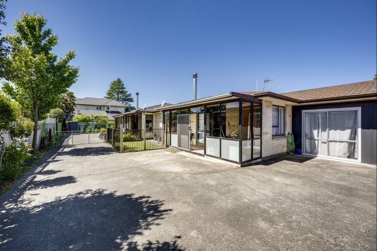 Photo of property in 2/403 Avenue Road West, Hastings, 4122