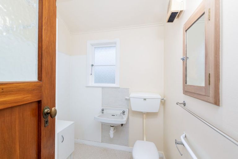Photo of property in 72 Durham Crescent, Fairfield, Lower Hutt, 5011