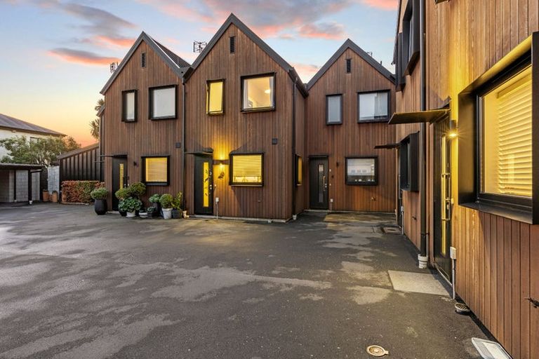 Photo of property in 15b Cheltenham Street, Merivale, Christchurch, 8014