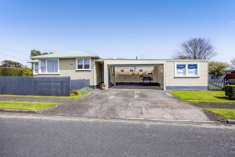 Photo of property in 25 Waihi Road, Hawera, 4610