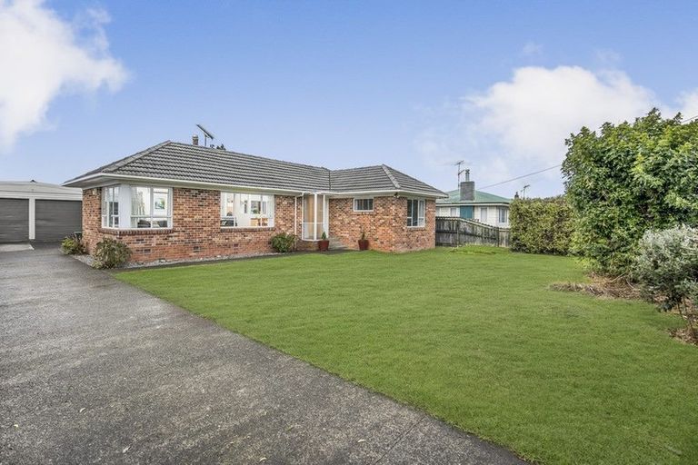 Photo of property in 8 Hunua Road, Papakura, 2110