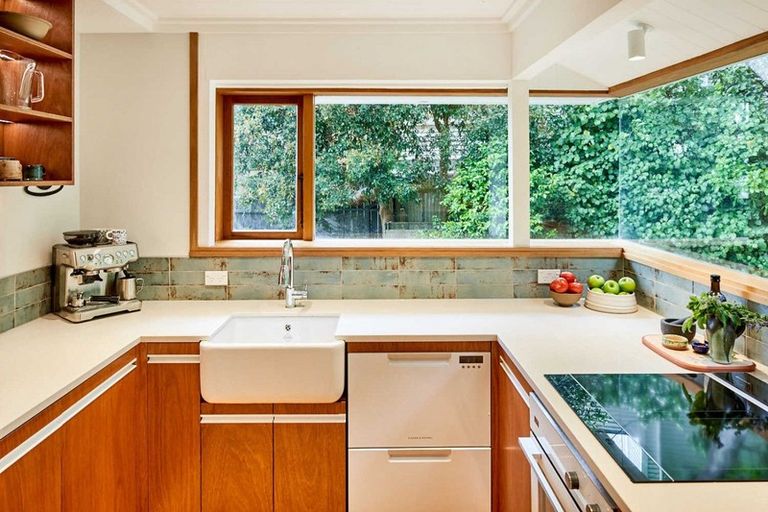 Photo of property in 339 Muritai Road, Eastbourne, Lower Hutt, 5013