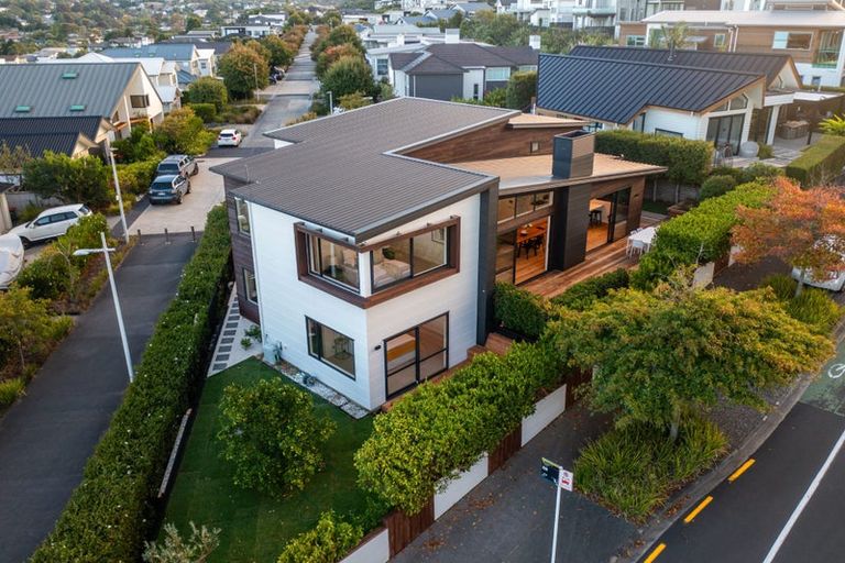 Photo of property in 16 Te Oneroa Way, Long Bay, Auckland, 0630