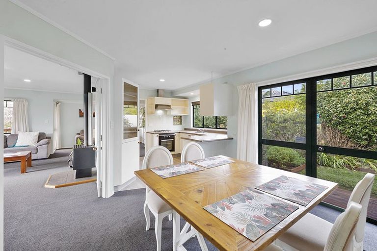 Photo of property in 6 Pararewa Drive, Whalers Gate, New Plymouth, 4310