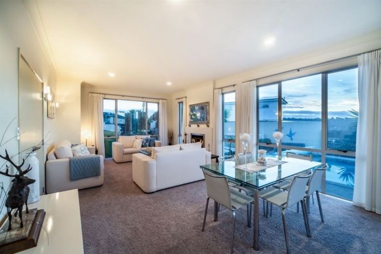 Photo of property in 160 Kittiwake Drive, Schnapper Rock, Auckland, 0632