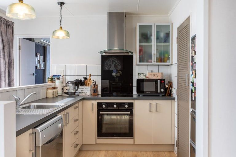 Photo of property in 63 Burgoyne Street, Woodville, 4920