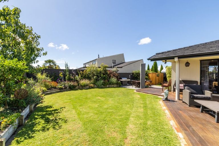 Photo of property in 9 Bassett Place, Taradale, Napier, 4112