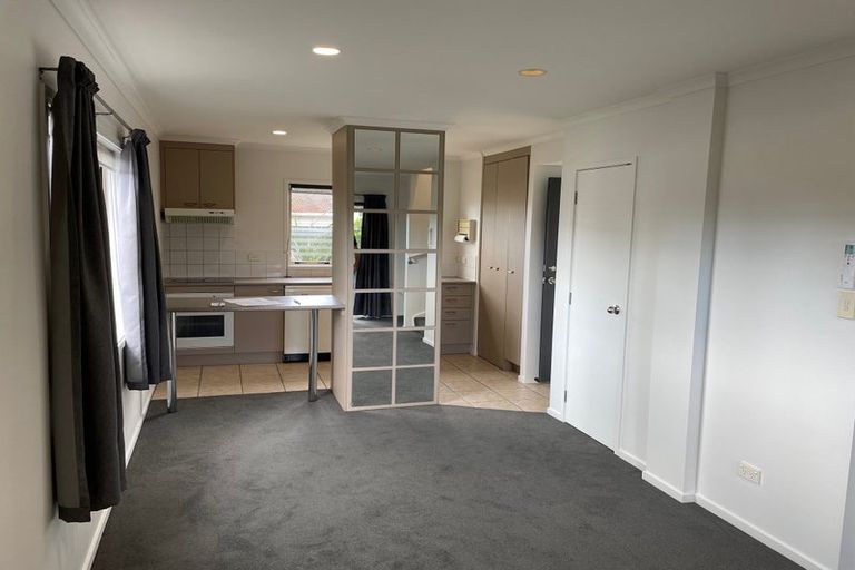 Photo of property in 1/4 Keeling Road, Henderson, Auckland, 0612