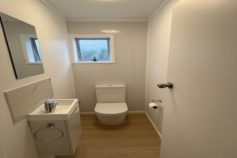 Photo of property in 8 Awaruku Road, Torbay, Auckland, 0630