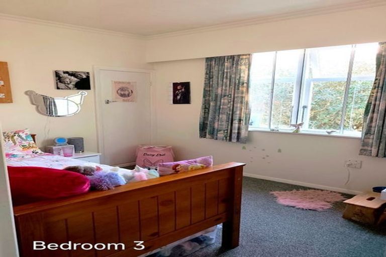Photo of property in 353 Main Road, Tawa, Wellington, 5028
