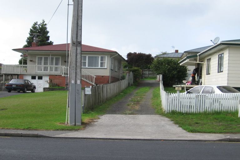 Photo of property in 2/195 Rathgar Road, Henderson, Auckland, 0610