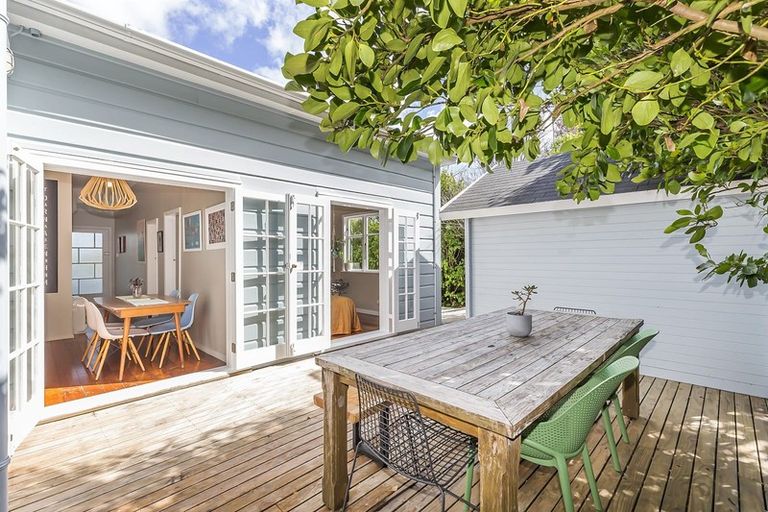 Photo of property in 31 Mornington Road, Brooklyn, Wellington, 6021