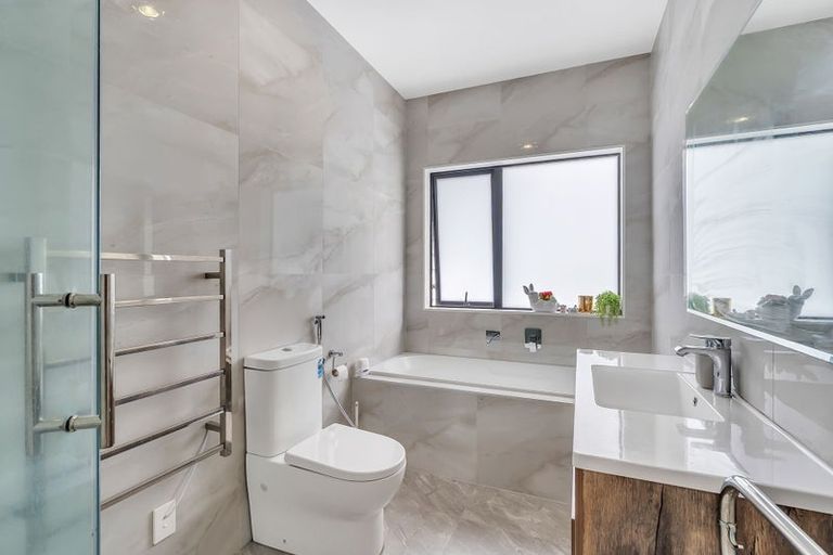 Photo of property in 5 Sapwood Crescent, Takanini, 2110
