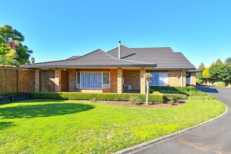 Photo of property in 22 Glencairn Place, Buckland, Pukekohe, 2677