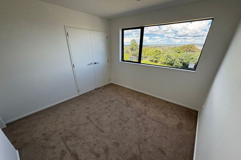 Photo of property in 19 Ellesmere Crescent, Pakuranga Heights, Auckland, 2010