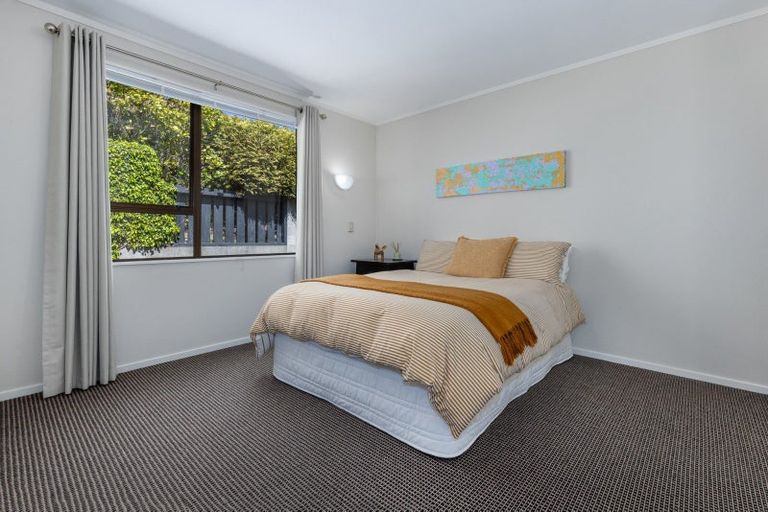 Photo of property in 9 Kinnel Grove, Papakowhai, Porirua, 5024