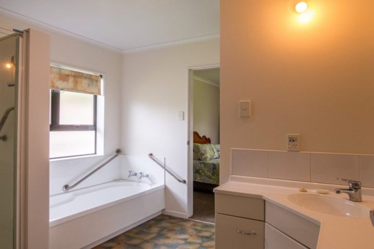 Photo of property in 13 Walnut Grove, Whakatane, 3120