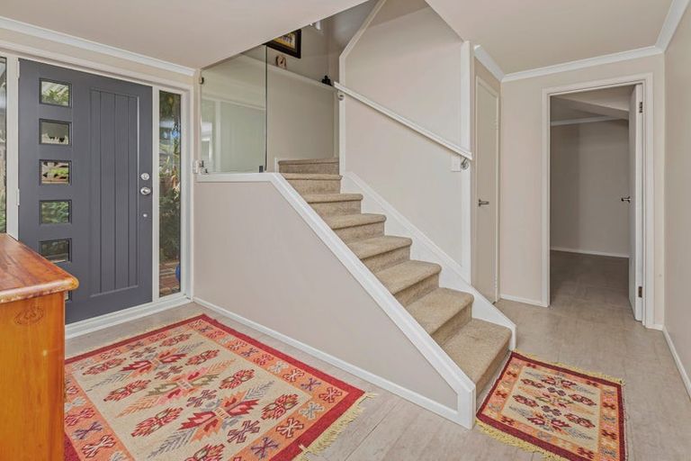 Photo of property in 22 Karoro Road, One Tree Point, 0118