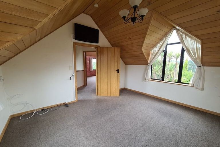 Photo of property in 9 Lindaver Grove, Merrilands, New Plymouth, 4312