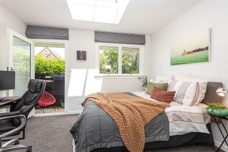 Photo of property in 10 Ladbrokes Place, Fendalton, Christchurch, 8052