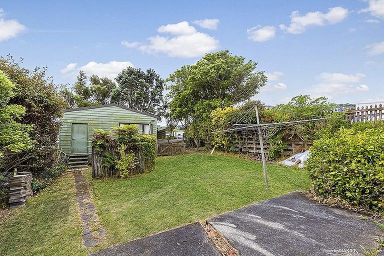 Photo of property in 21 Helston Road, Johnsonville, Wellington, 6037