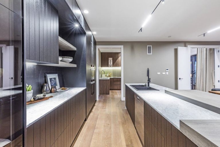 Photo of property in 1a Tiri Road, Takapuna, Auckland, 0620
