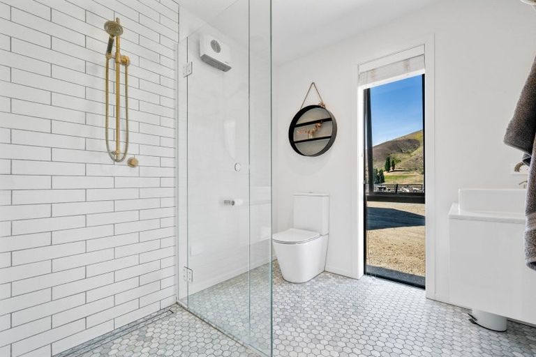 Photo of property in 236 Hawksburn Road, Nevis, Cromwell, 9384