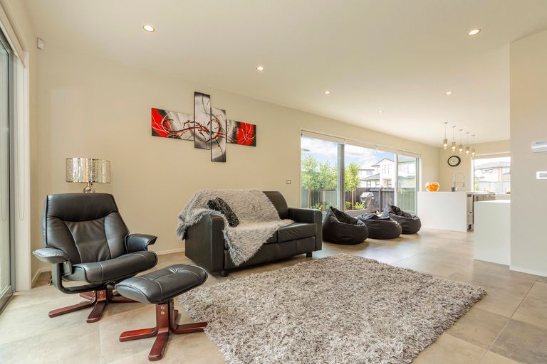 Photo of property in 17 Bayvista Drive, Karaka, Papakura, 2113