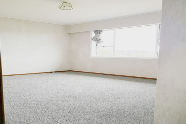 Photo of property in 68b Botany Road, Botany Downs, Auckland, 2010