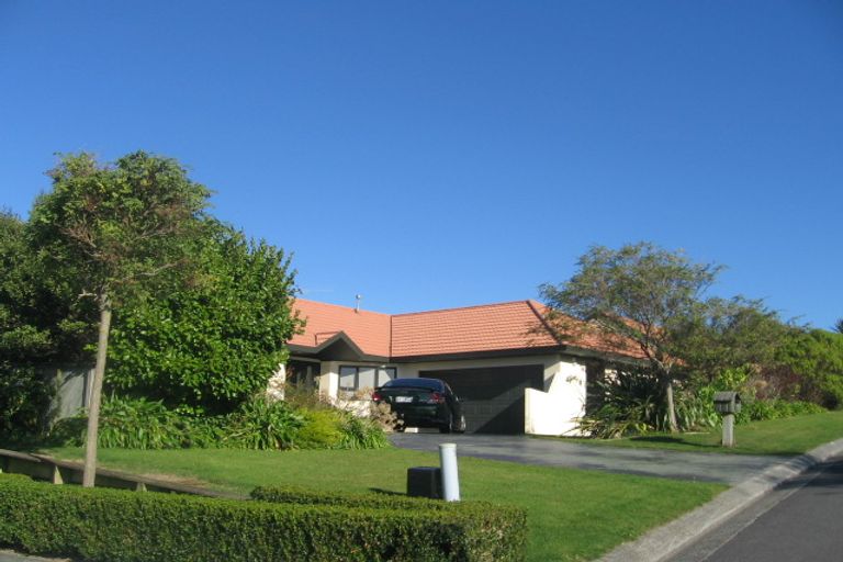 Photo of property in 8 Petrel Lane, Whitby, Porirua, 5024