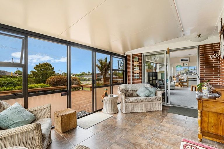 Photo of property in 48 Tapu Road, Huapai, Kumeu, 0810