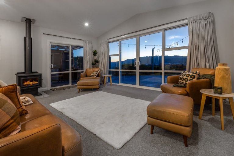 Photo of property in 9 Baxters Rise, Aotea, Porirua, 5024