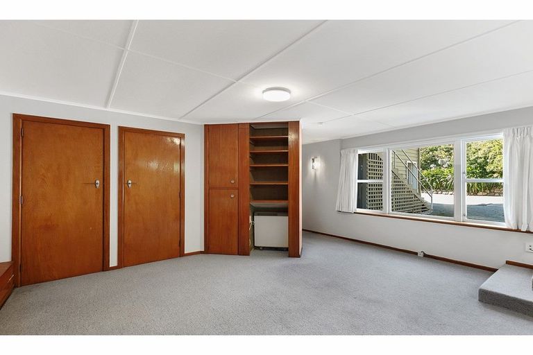 Photo of property in 56 Lincoln Avenue, Tawa, Wellington, 5028
