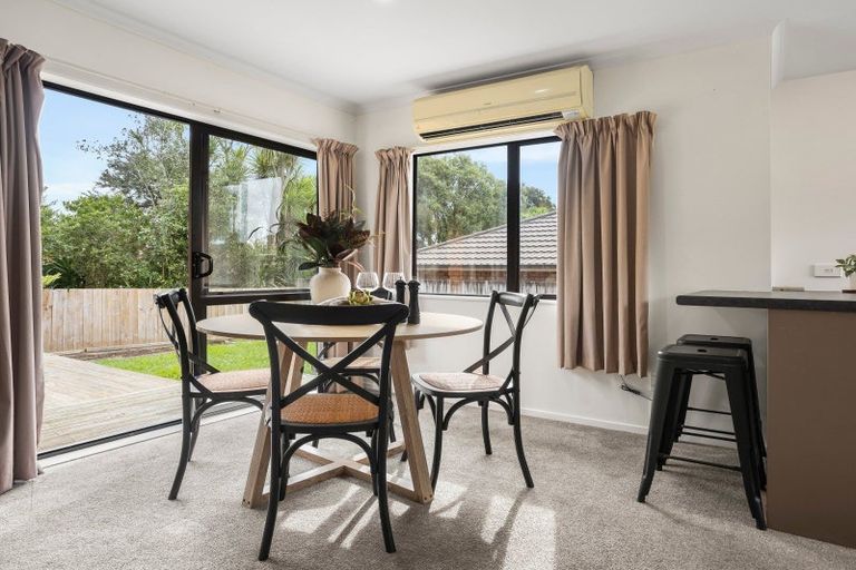 Photo of property in 88 Nielsen Gardens, Rototuna, Hamilton, 3210